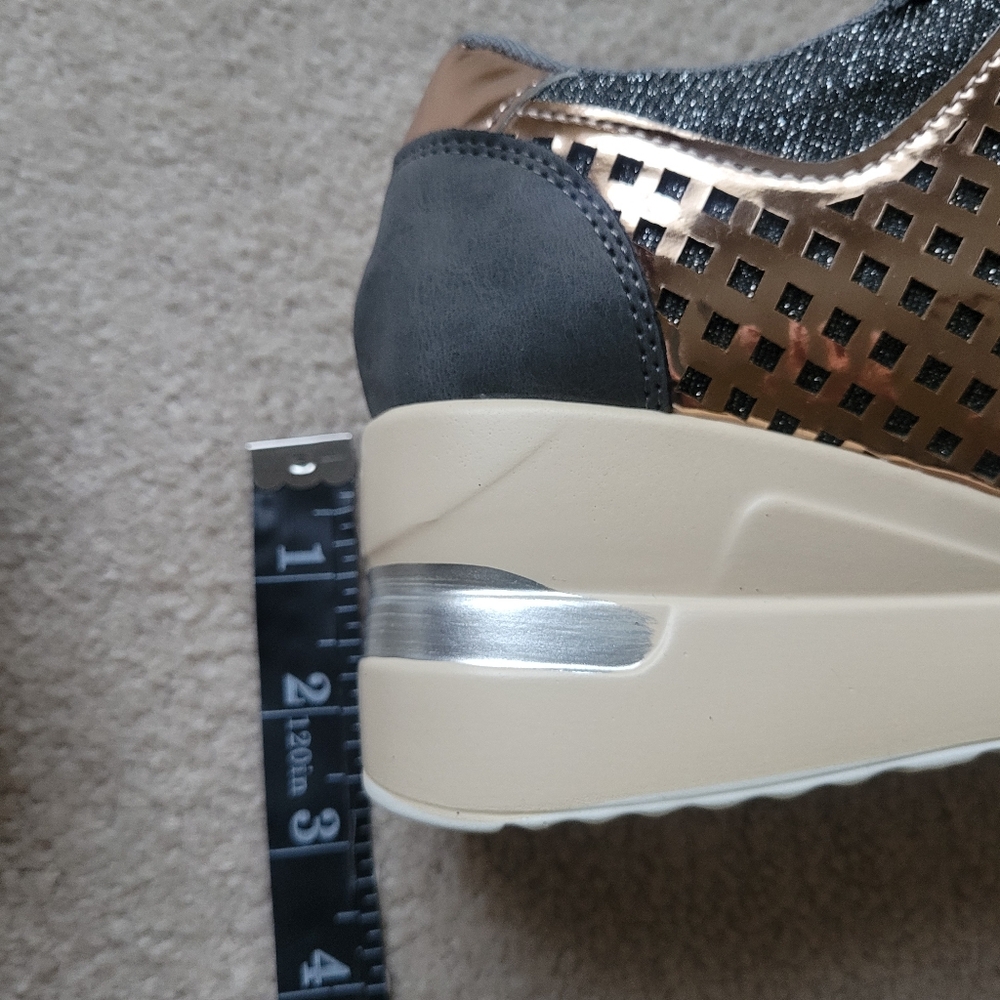 Platform Women's Gray and Gold Sneakers No Brand - Size 35 (US 5) - Picture 6 of 6